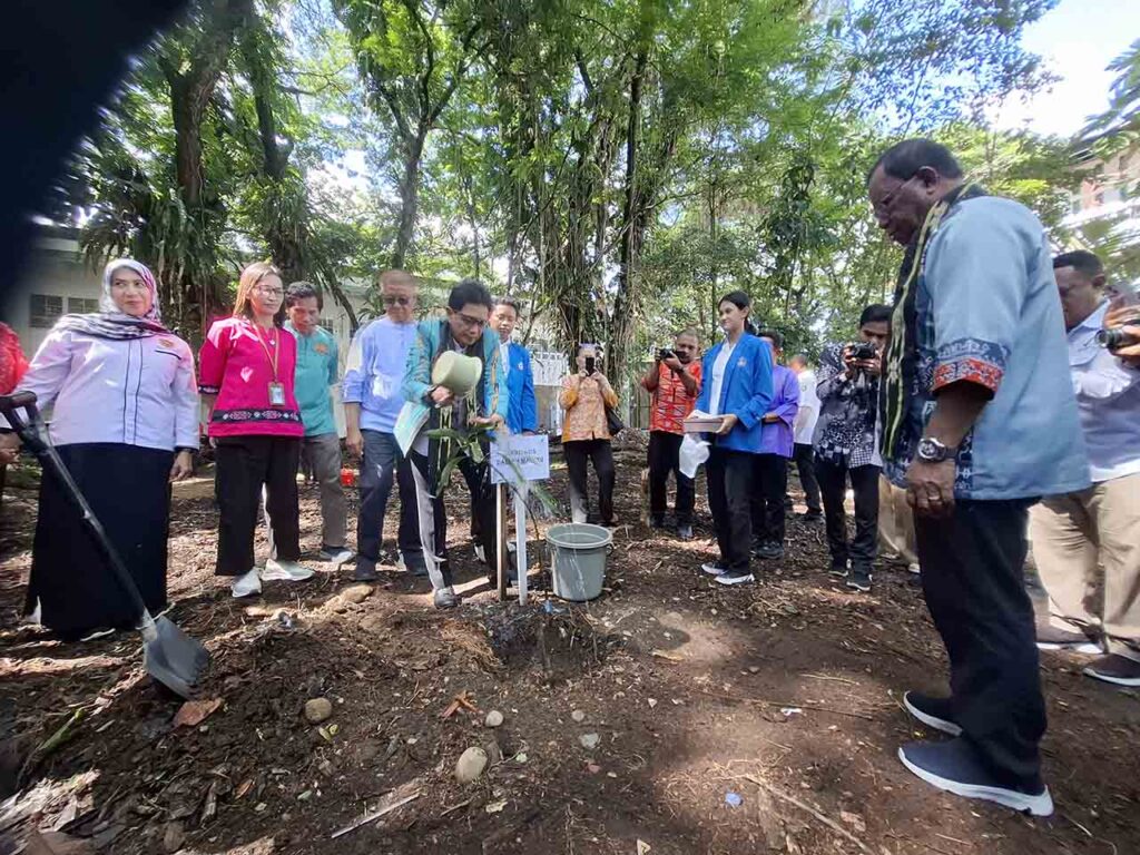 Universitas Mercu Buana Bangun Smart Rain Garden di Perumahan Pinang Griya Permai