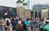 DPR RI Dikepung Massa: Empat Kelompok Gelar Demo dengan Tuntutan Beragam di Jakarta