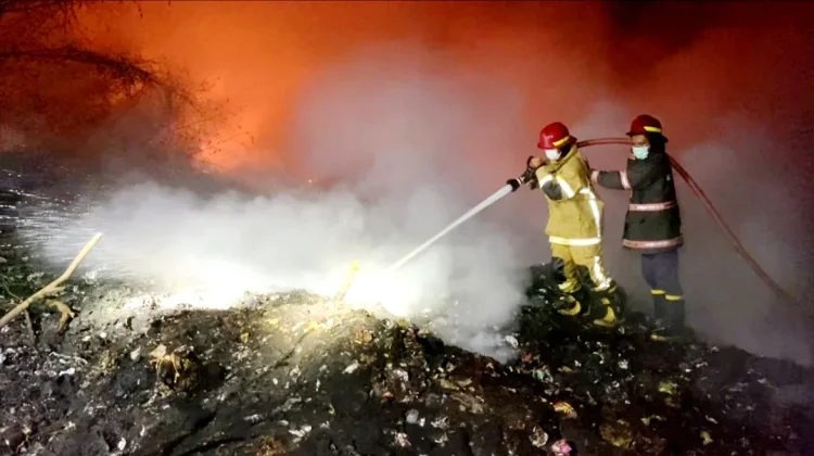 Api Melalap Dua Tempat Pembuangan Sampah di Pandeglang
