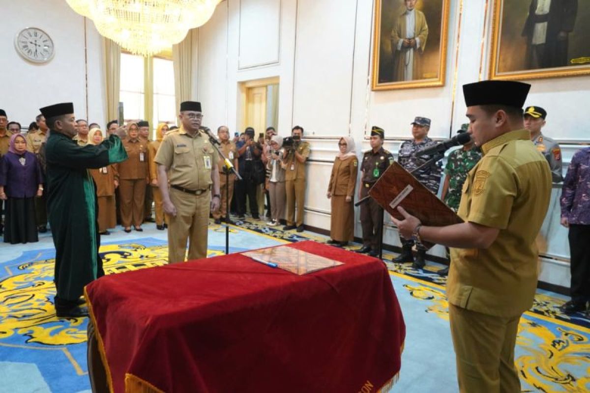 Ahmad Aziz Resmi Jadi Sekda Cilegon, Robinsar Dorong Pelayanan Publik Optimal