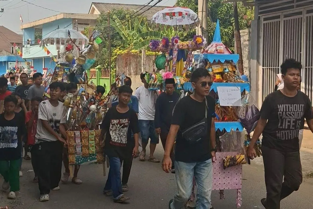 Tradisi Ngeropok Meriahkan Puncak Maulid Nabi di Kota Serang