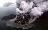 Erupsi Anak Krakatau Picu Lava Fountain dan Dentuman hingga Banten-Lampung