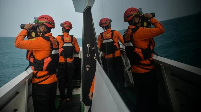 TNI AL Kerahkan Tiga KRI Cari Lima Jurnalis