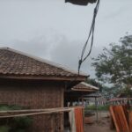 Erupsi Gunung Anak Krakatau, Warga keluhkan banyaknya Sebaran Abu Vulkanik di Halaman dan Atap Rumah