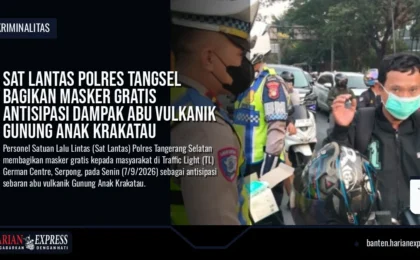 Sat Lantas Polres Tangsel Bagikan Masker Gratis Antisipasi Dampak Abu Vulkanik Gunung Anak Krakatau