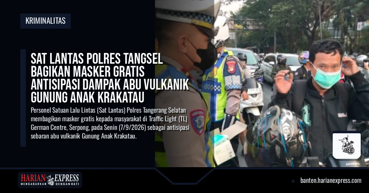 Sat Lantas Polres Tangsel Bagikan Masker Gratis Antisipasi Dampak Abu Vulkanik Gunung Anak Krakatau