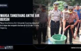 Warga Tangerang Antre Air Bersih